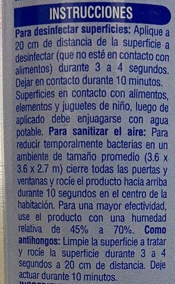 Etiqueta de un producto con instrucciones específicas para de tiempo de contacto y como remover residuos del producto.