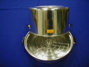 An empty steam canner