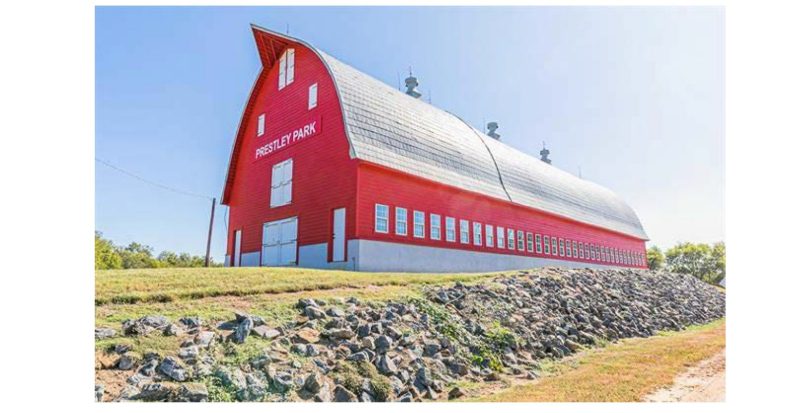 Picture of red barn.